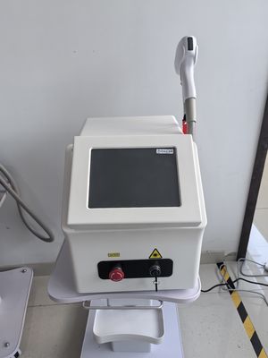 Skin Friendly Diode Laser Hair Removal Machine With Triple Wavelength Technology